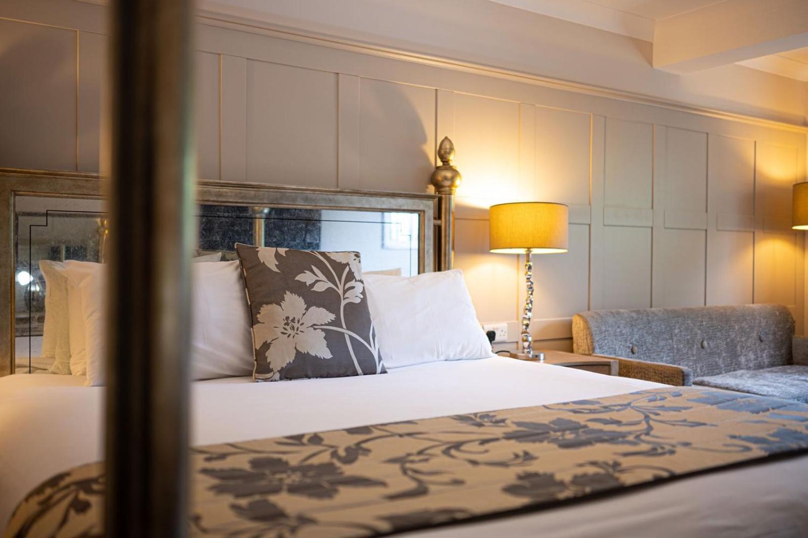 Manor House Hotel & Spa, Alsager Buitenkant foto